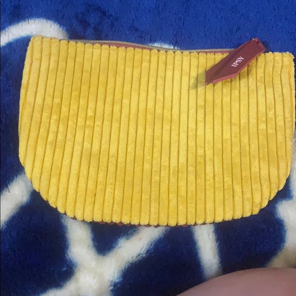 Makeup bag - Picture 2 of 2